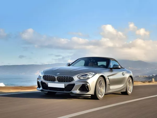 Dịch vụ thay Kính chắn gió xe BMW Z4 tận nơi